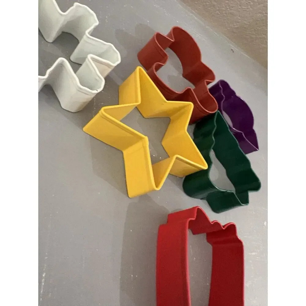 Williams Sonoma Christmas Cookie Cutters Set of 6 Painted Metal Holiday Shapes